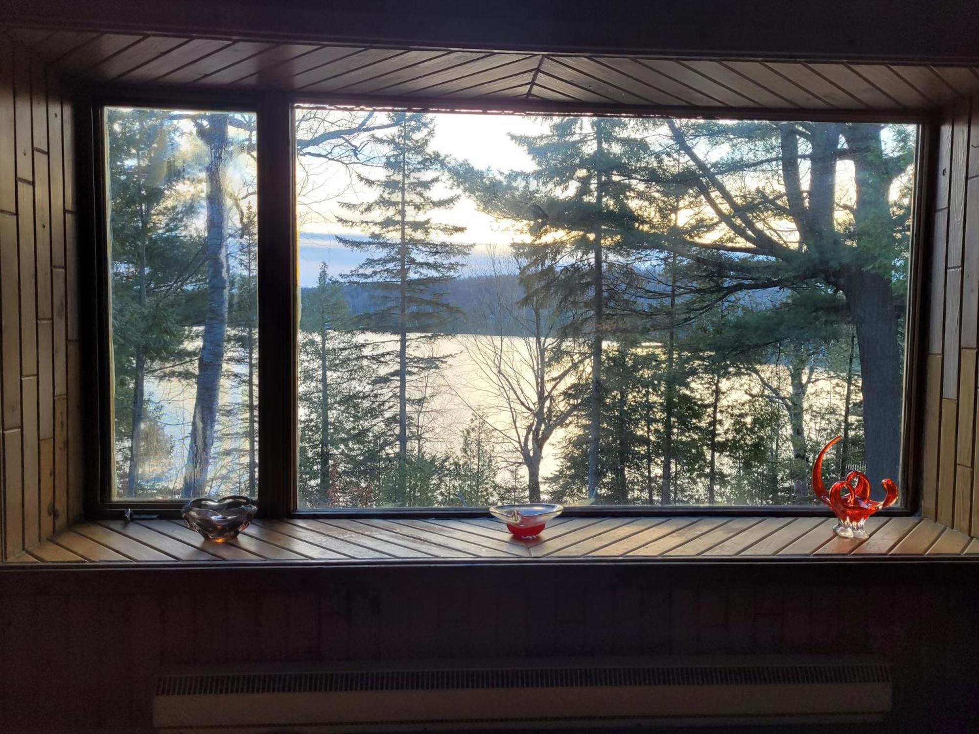 Chalet "Ici Et Maintenant, Sur Le Lac" Sainte-Marguerite-du-Lac-Masson Esterno foto